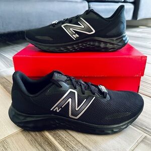 New Balance Men's Fresh Foam Arishi V4 Slip Resistant Shoes - Black